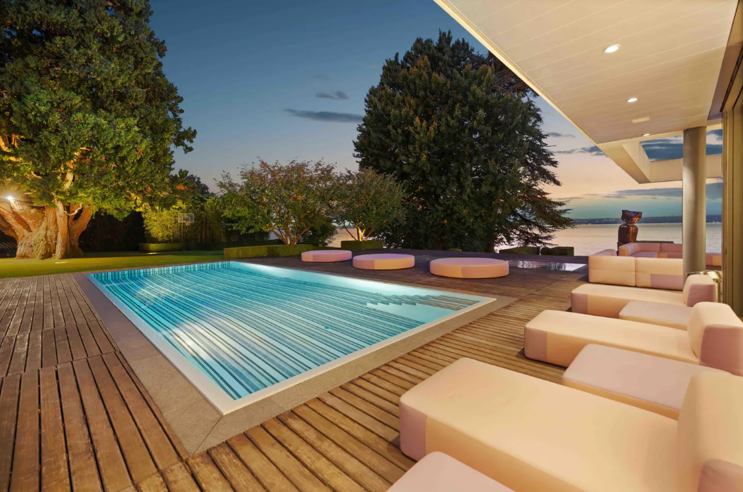 Magnificent waterfront contemporary villa