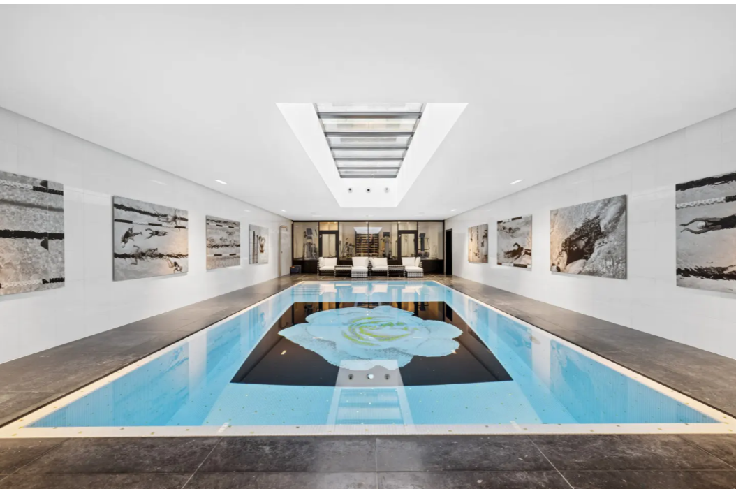 Magnificent waterfront contemporary villa
