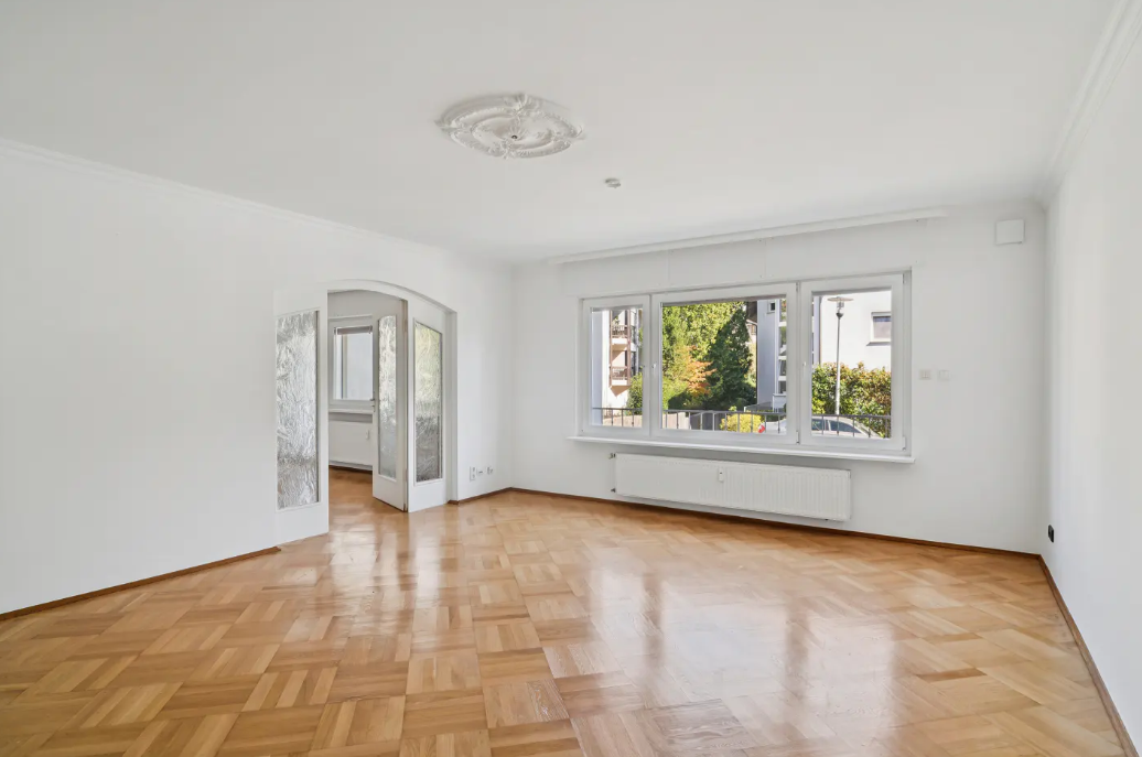 Stylish 3-room apartment with fireplace and balcony in Geneva