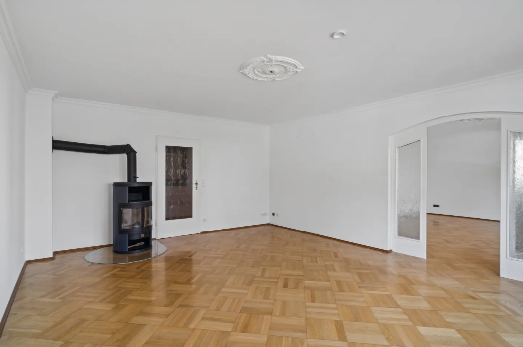 Stylish 3-room apartment with fireplace and balcony in Geneva