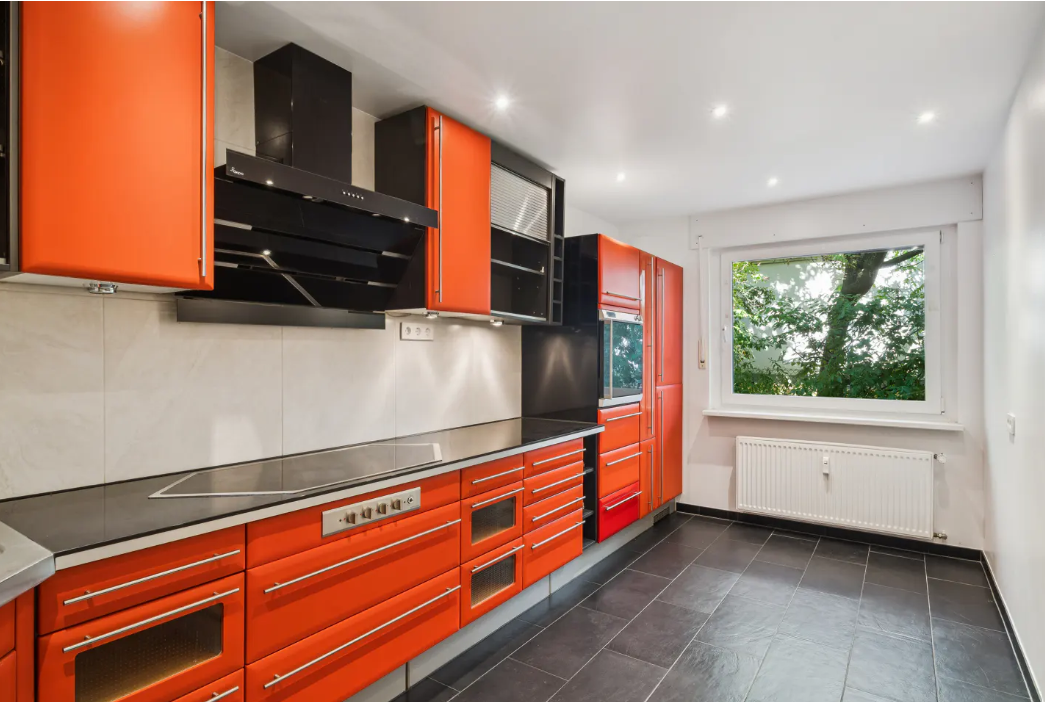 Stylish 3-room apartment with fireplace and balcony in Geneva