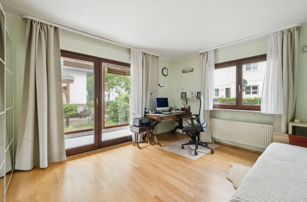 FOREST – WATER – LIVING: Two-Family Home in an Idyllic Tegel Neighborhood