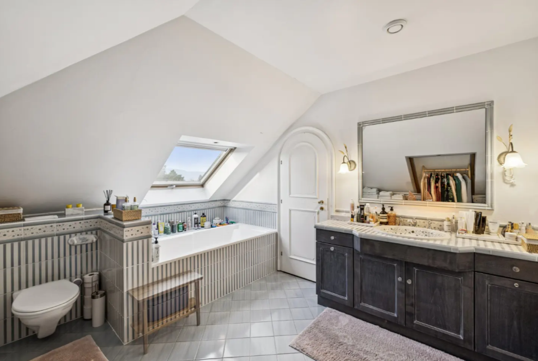 Elegant Family Home in Cologny