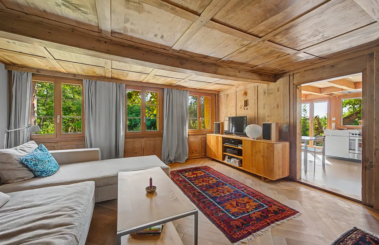 Characterful semi-detached house: privacy, panoramic views & own organic farmland