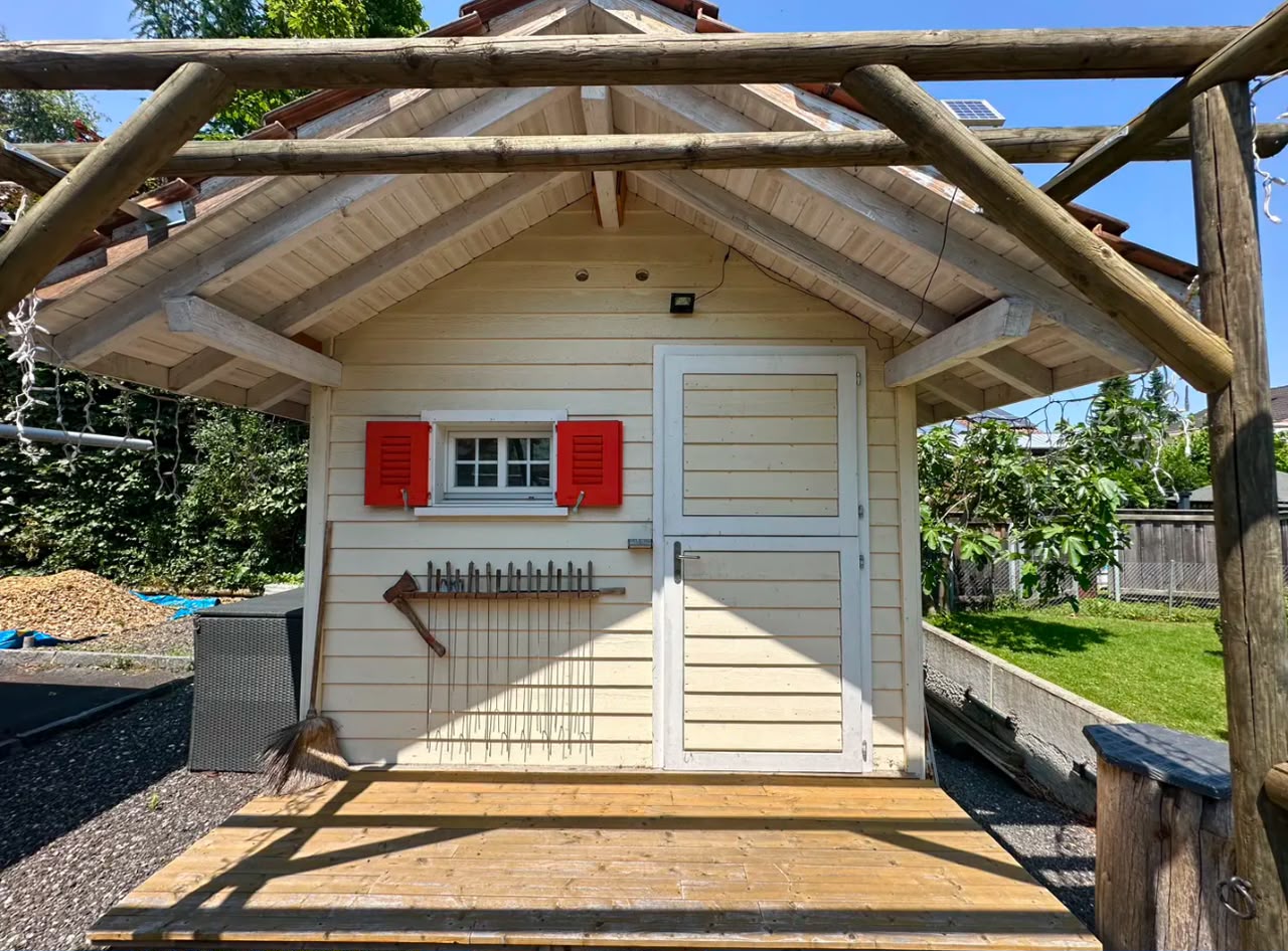 Attractive single-family home with a large plot, privacy & building land reserve!