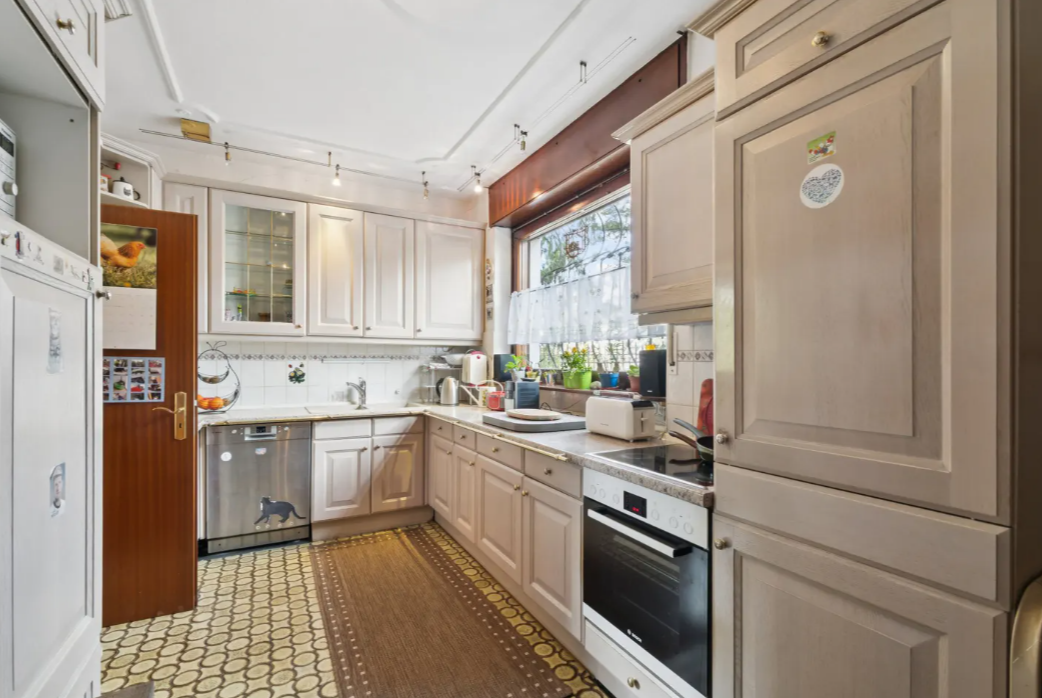 Spacious Detached House with Potential on a Dream Plot